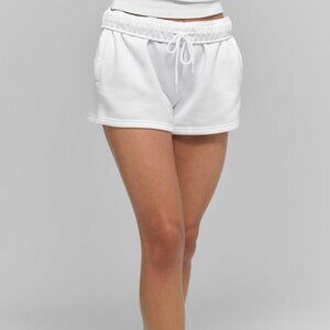 Alo Yoga Accolade Short Athletic White